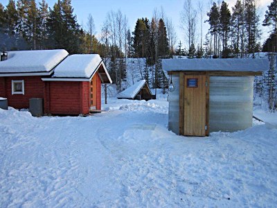 saunapiha laavuineen